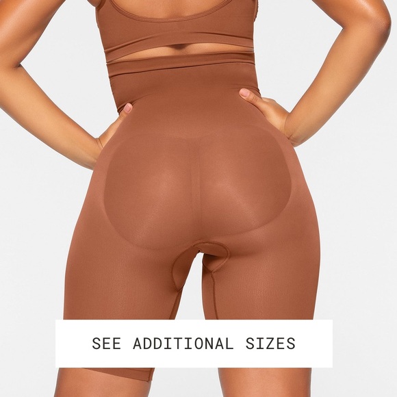 Skims Seamless Sculpt HIGH-WAISTED ABOVE THE KNEE SHORT - Picture 3 of 4